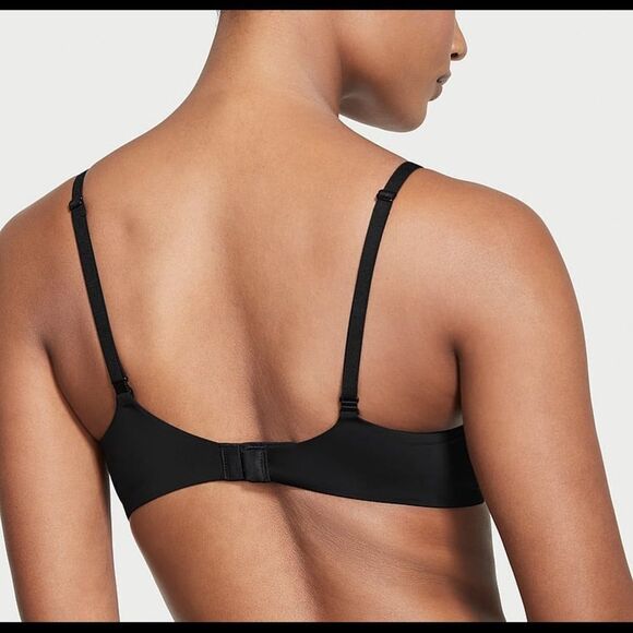 Victoria Secret THE T-SHIRT
Lightly-Lined Full Coverage Bra Black 38DD NWT - Picture 2 of 5